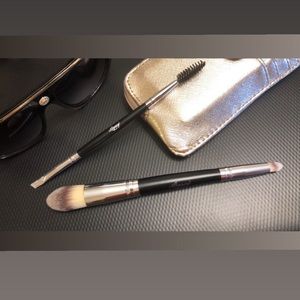 Makeup Brush Duo
